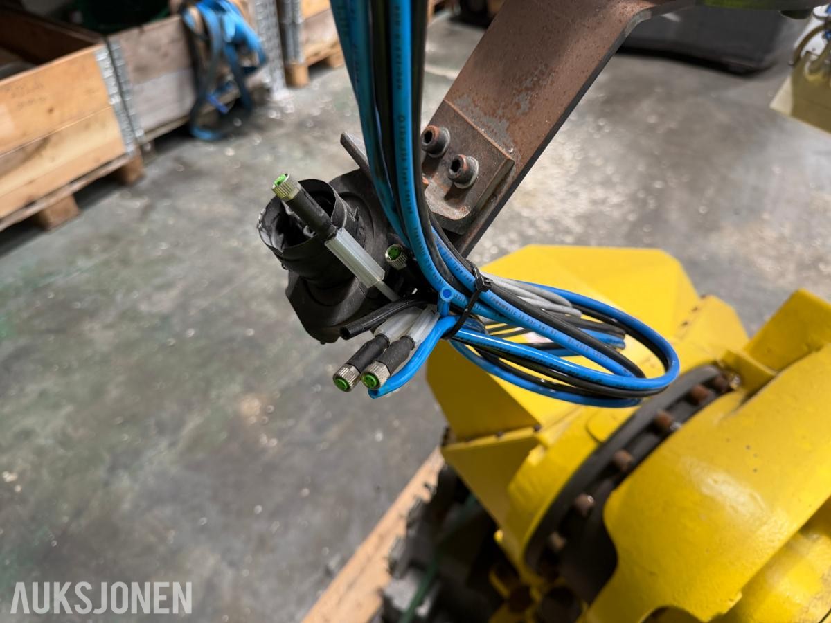 FANUC M-710iC industrirobot med styreskap (R-30iA)